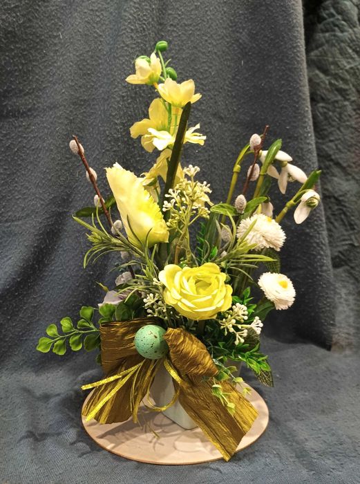 Stroik wiosenny, wielkanocny na stół czy regał.