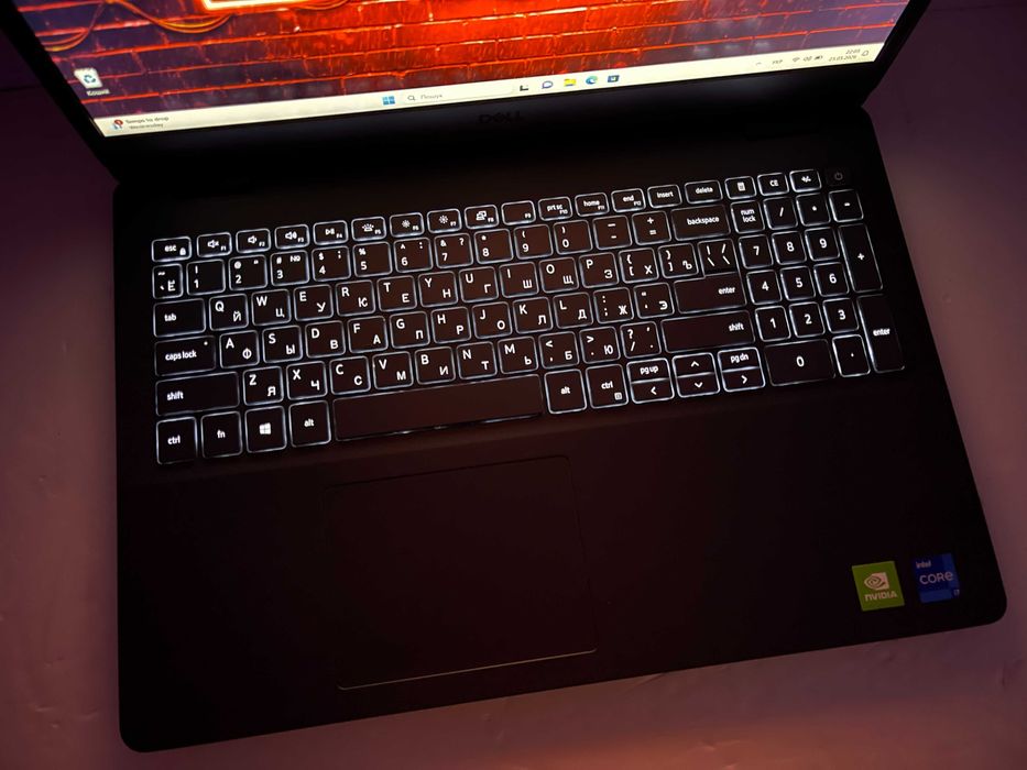 Игровой СВЕЖАК!! DELL 3500 / Core i7 1165G7 11" покол / GeForce MX330 / GDDR5