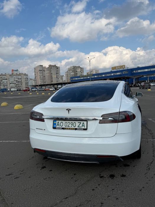 Tesla model S 2013 60Кв