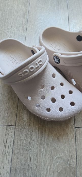 Crocs klapki C13