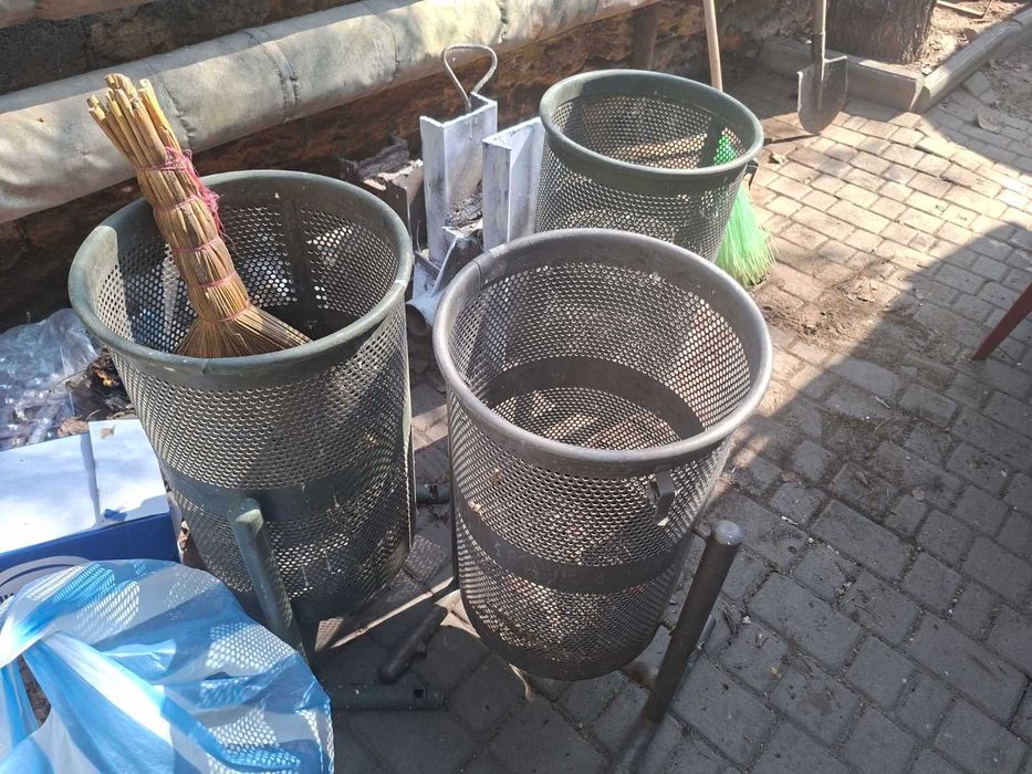 Продам уличную урну 6л