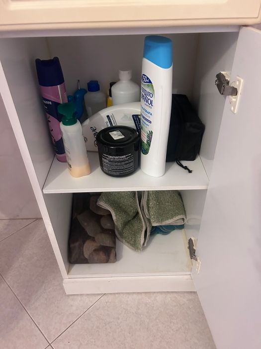 Móvel de apoio a WC