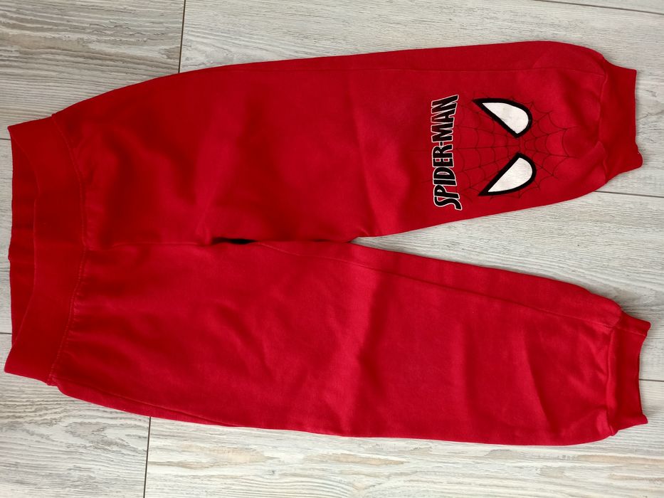 Spodnie dresowe 122  6 szt.