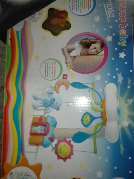 Mobile musical para criança