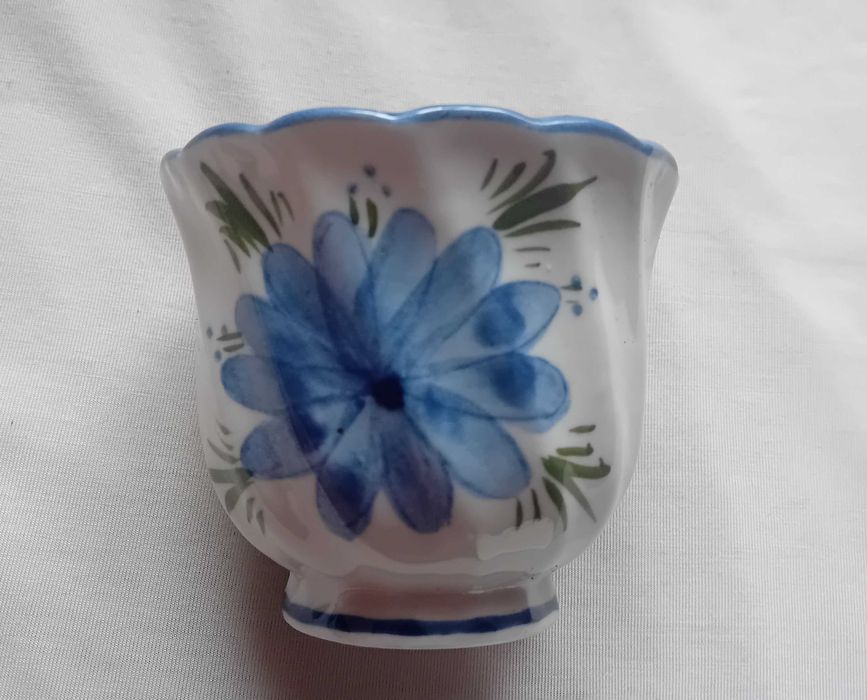 Ceramiczna osłonka doniczki z kolumną, ręcznie malowana. I poł. XX w.
