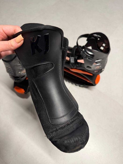 Продам  ботинки Kangoo Jumps ОРИГИНАЛ, размер S