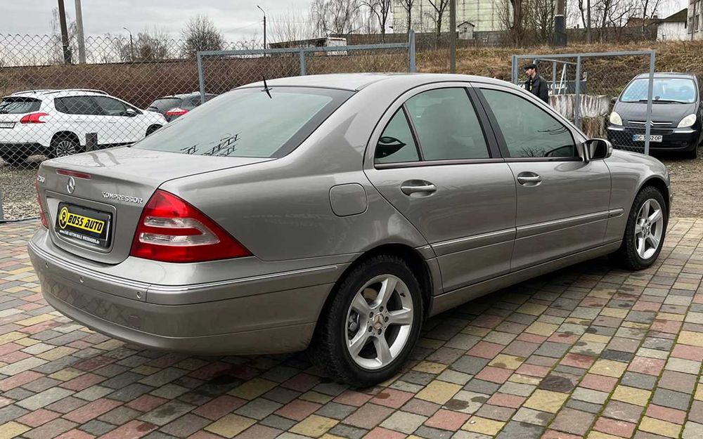 Mercedes-Benz C 200 2003