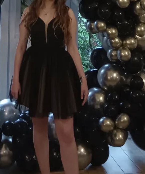 sprzedam sukienke rozkloszowana tiulowa