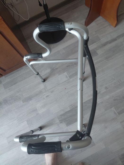 Ходунки для взрослых регулируемые, алюминиевые, в отличном состоянии