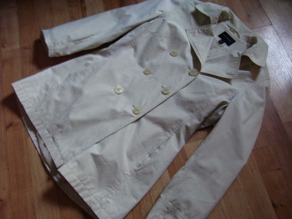 ładny krótki płaszczyk na podszewce roz 42 ecru