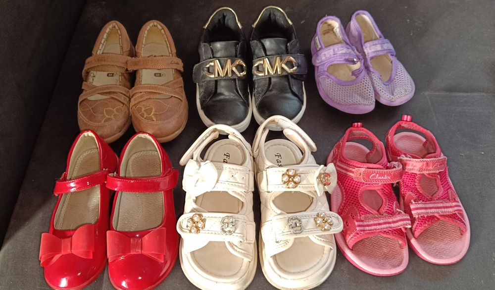 Взуття для дівчаток