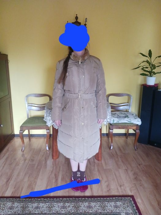 Zimowy plasz Reserved w kolorze karmelowym