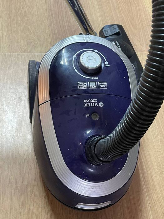 Пилосос Vitek 2200W