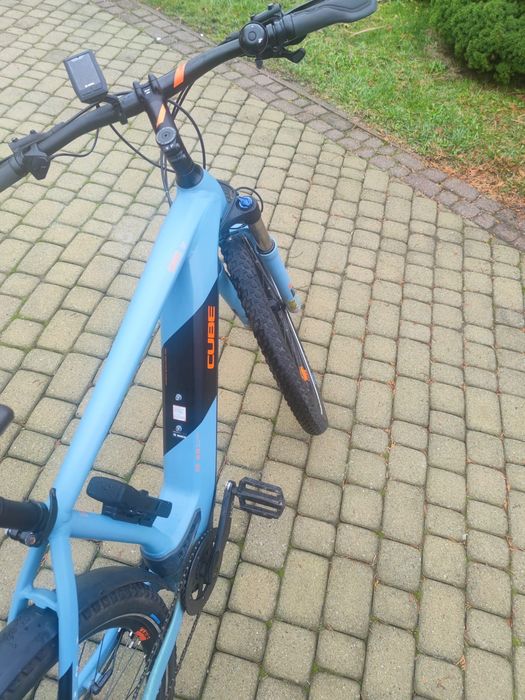 Rower elektryczny cube cross hybrid race 625  allroad