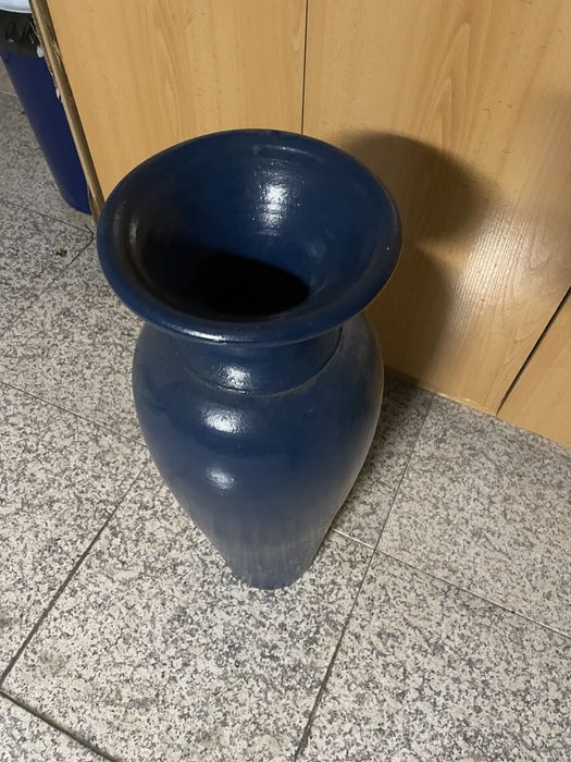 Jarrão em barro pintado