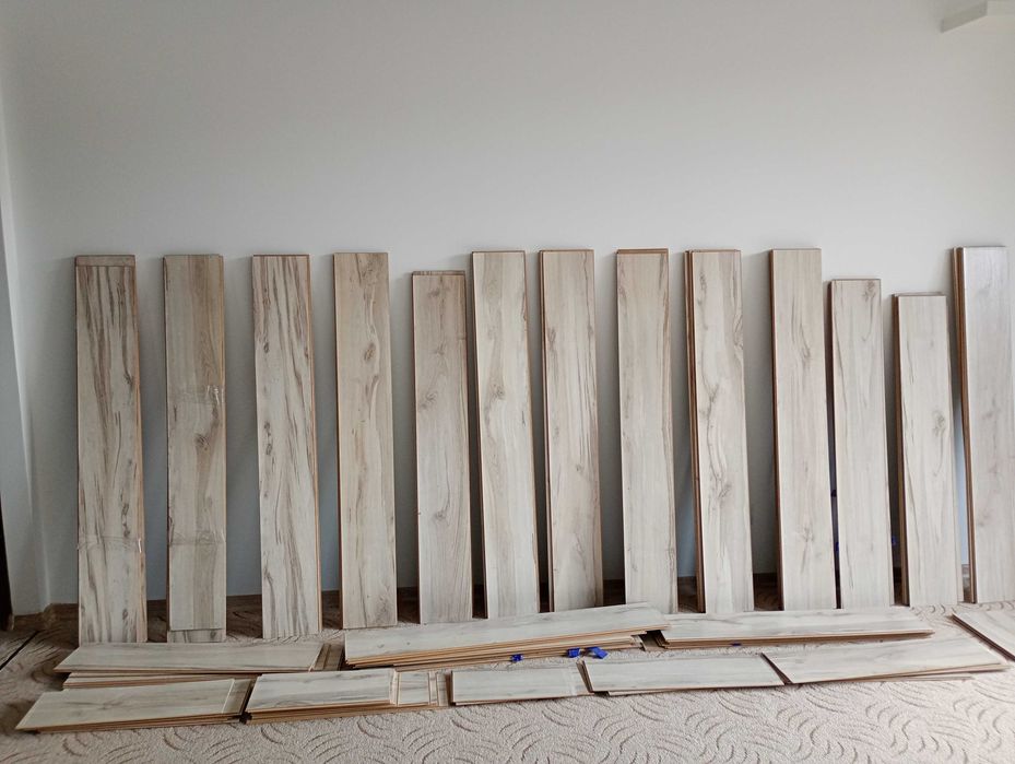 Panele podłogowe, laminowane – jasny dąb, ok. 20 m², używane