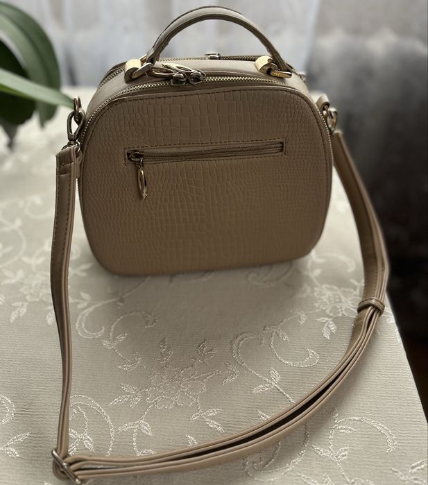 Стильна шкіряна сумка