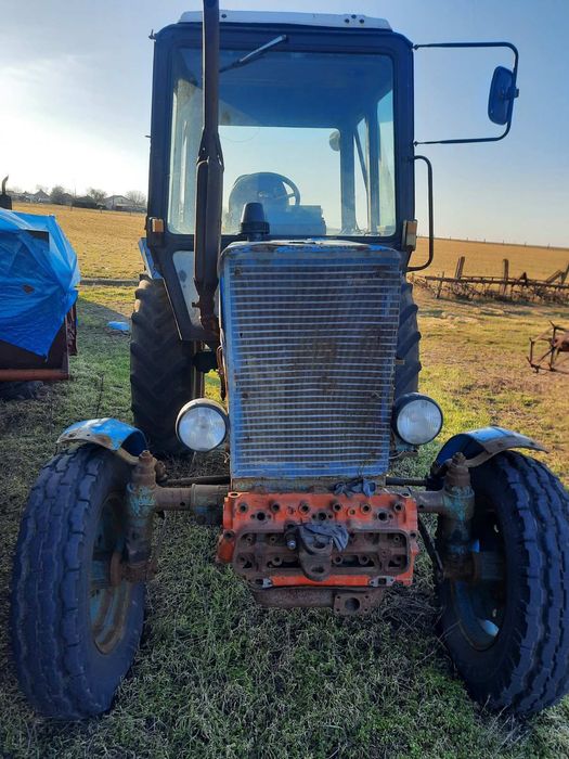 Трактор МТЗ 80 .Борони зубові.