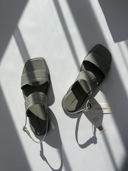 Жіночі босоніжки/сандалі Calvin Klein