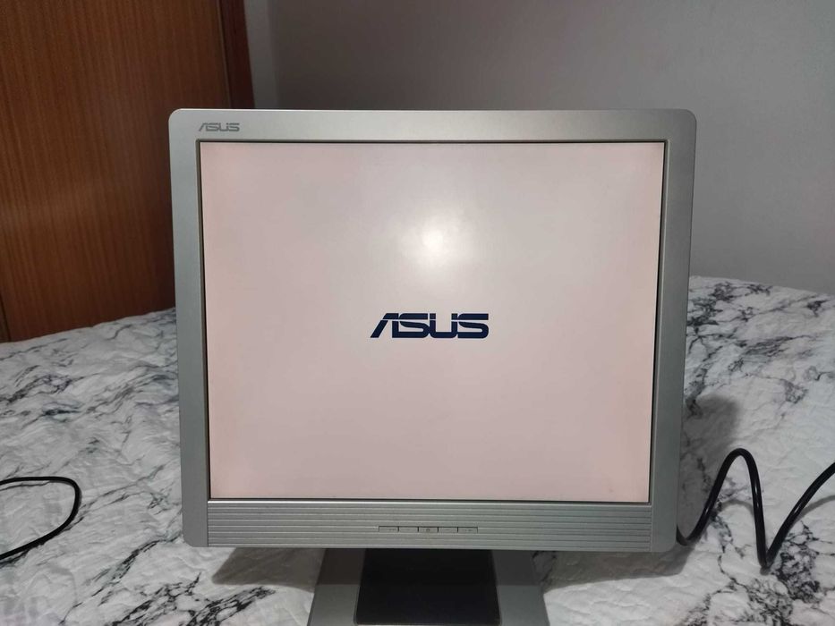 Monitor LCD ASUS MM17D