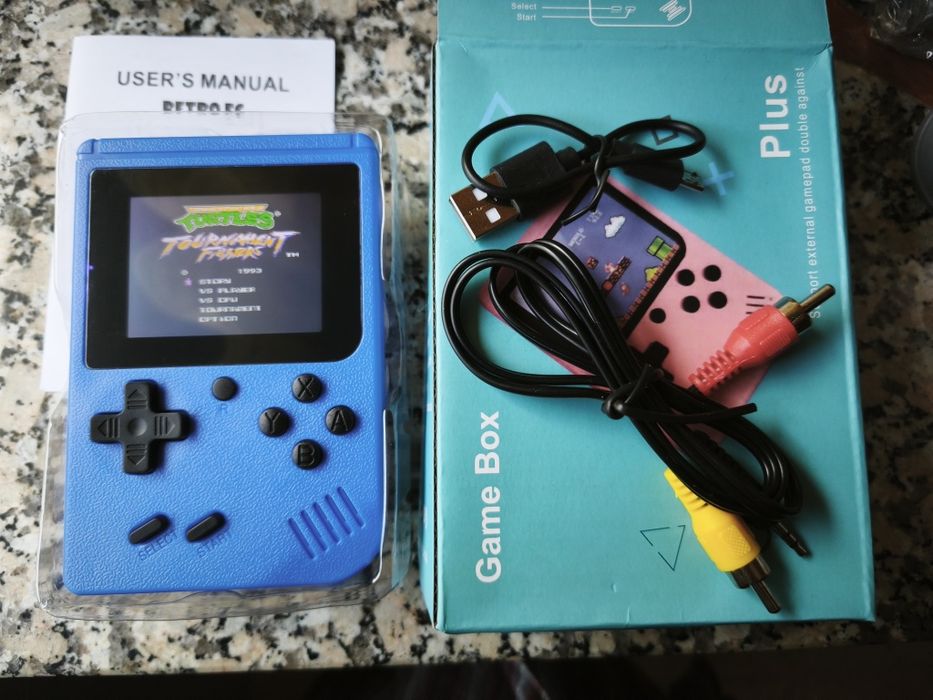 Consola portátil Famicom com 400 jogos