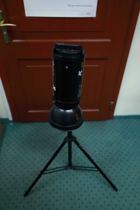 Lampa Quantuum R+ 600 oryginalny statyw