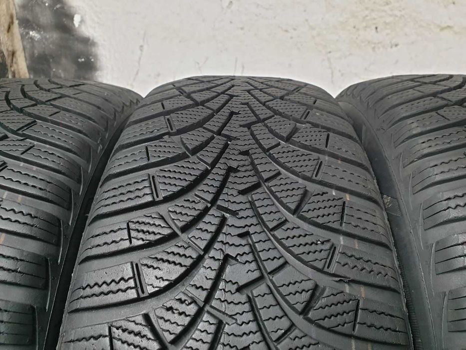 Cztery Opony zimowe 205/55R16 7mm Goodyear UltraGrip 9