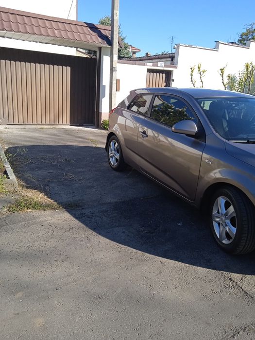 Kia proseed  2009 год