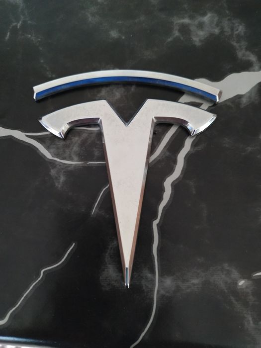 Емблема задня Tesla Model X
