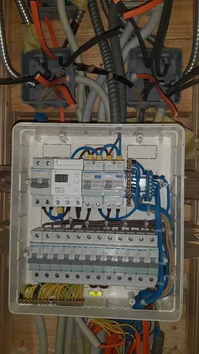 Електрик Послуги ЕЛЕКТРИКА. Електро монтажні роботи.