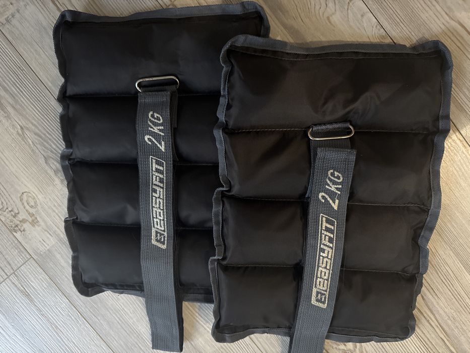 Обтяжувачі по 2 кг.на ноги\руки