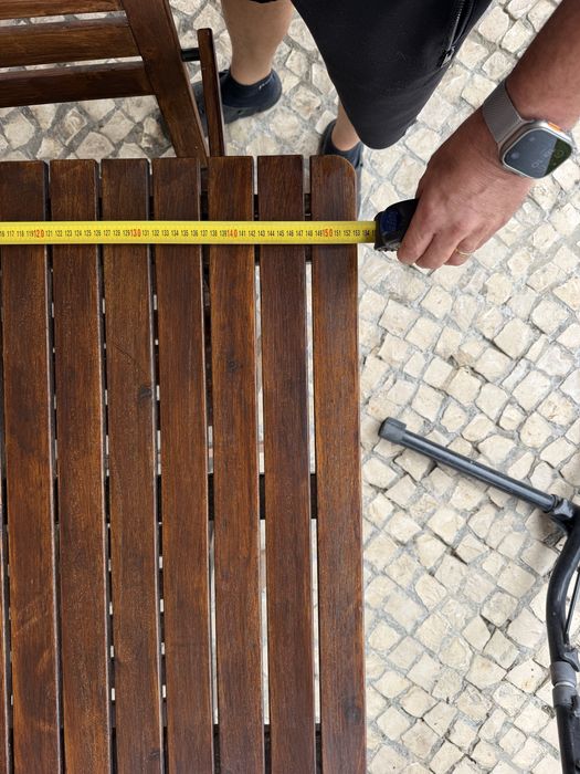 Mesa madeira e quatro cadeiras para  exterior