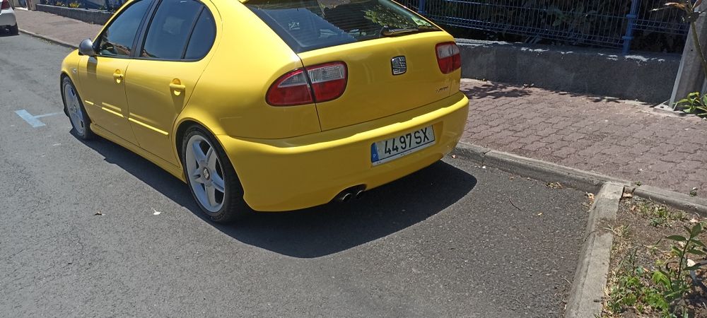 SEAT Leon cupra4