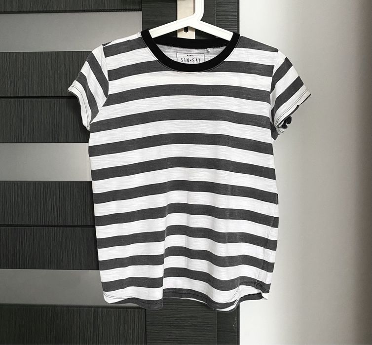 T-shirt Sinsay rozmiar XS