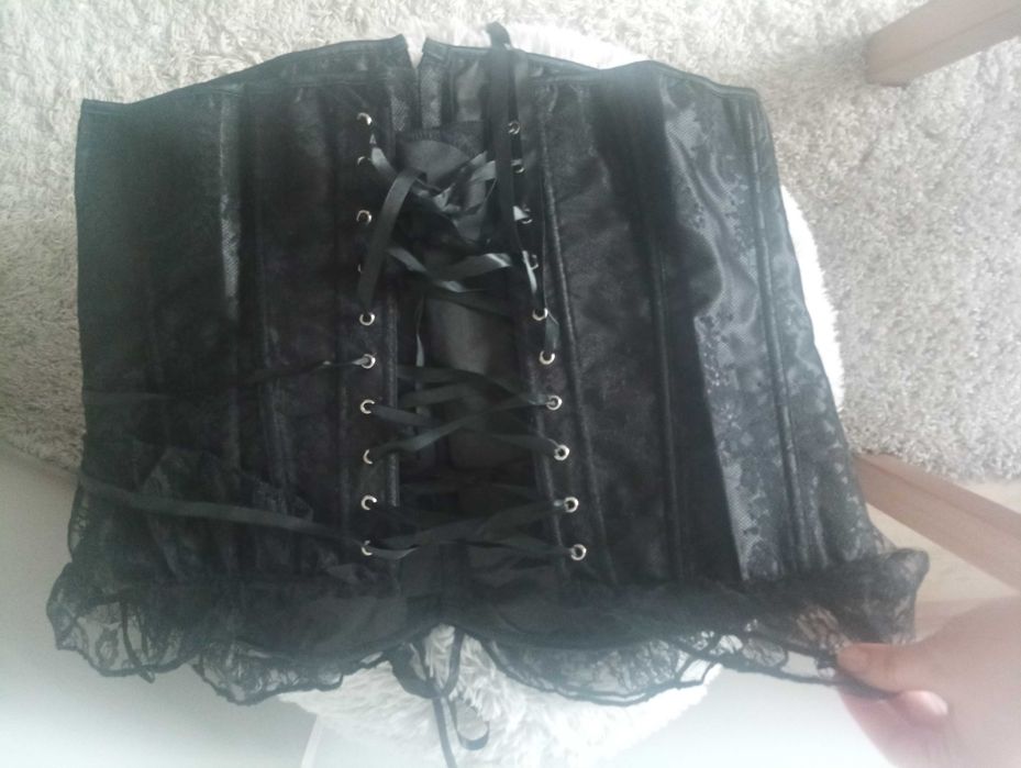 Gorset z koronką plus size