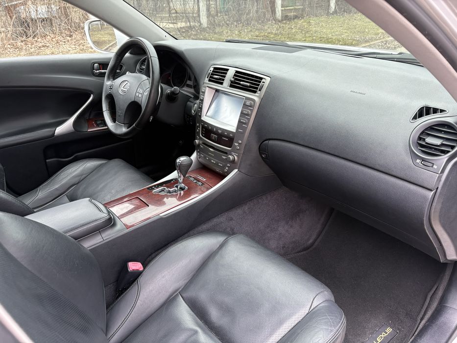 Шикарный Lexus IS 250