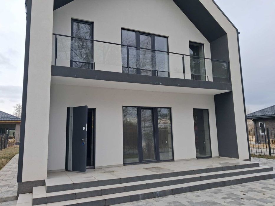 Продаж будинку "Riviera Club".