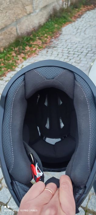 Capacete Airoh Integral - Tamanho M | Preto/ Branco | Pinlock