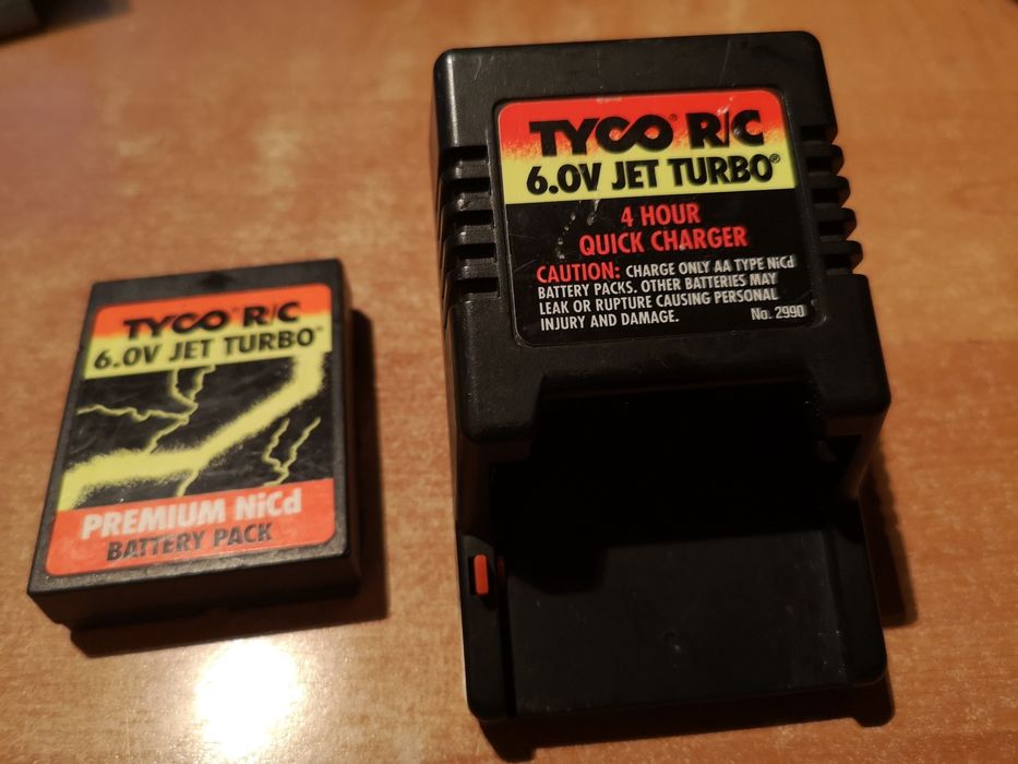 Charger and Battery64286560859906120