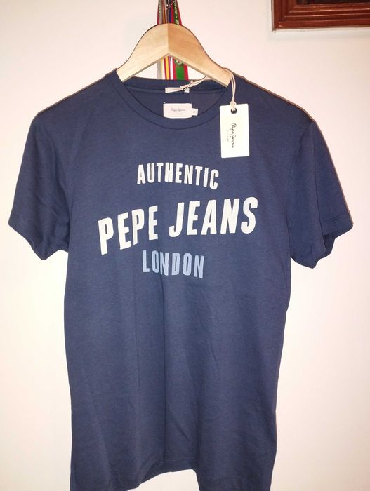 T shirt azul bastante confortavel c/ etiqueta