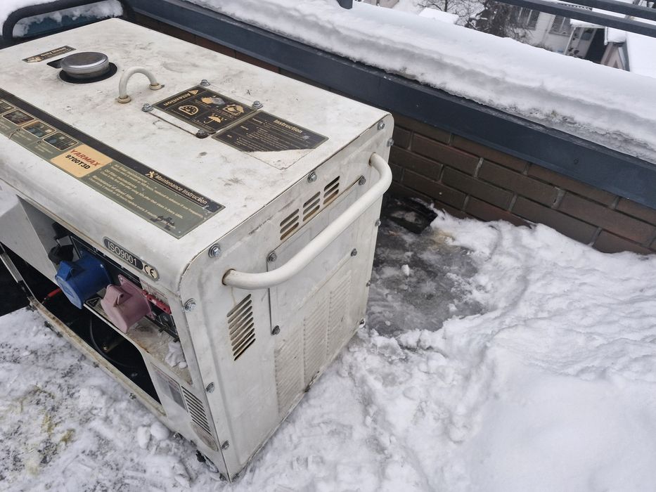 Продам дизельный генератор 6.5 кв