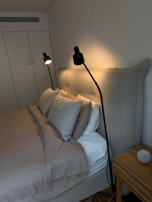 Cama Jensen Supreme Continental completa + mesas cabeceira