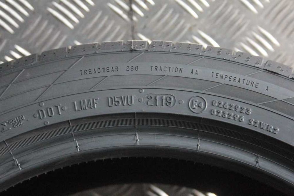225/45/18 Continental ContiSportContact 5 SSR 225/45 R18 95Y XL MOE