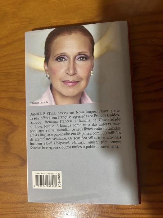 Livro “Com amor e esperança” de Danielle Steel
