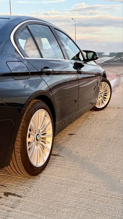 BMW 328i Luxury  2015