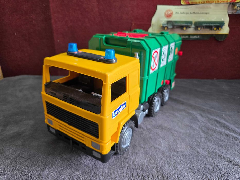 Śmieciarka volvo Bruder