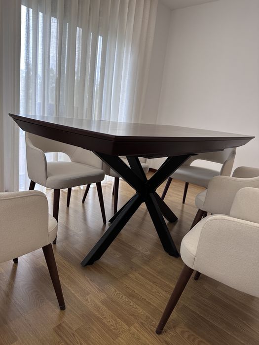 Conjunto Mesa de Jantar Extensível + 6 Cadeiras