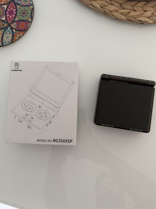 Consola RG35XXSP - Emulador de Várias consolas