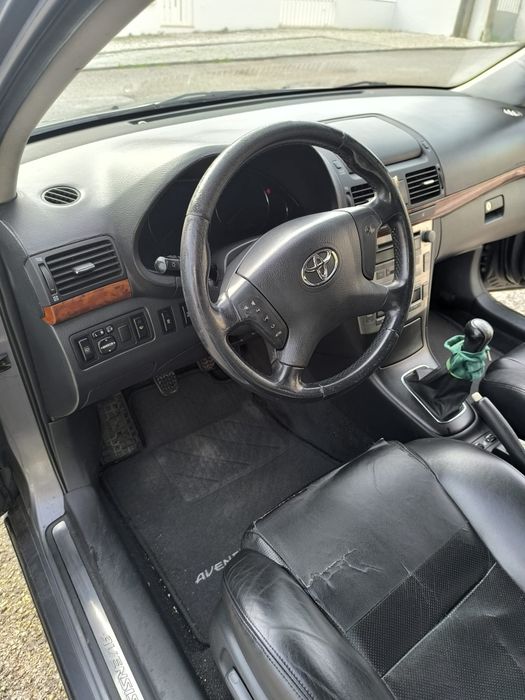Toyota Avensis 2.0 D-4D Full Extras