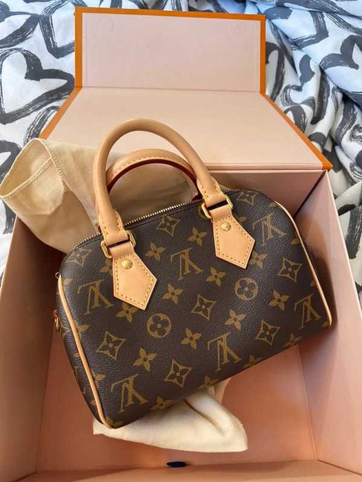 Louis Vuitton Speedy Bandouliere 20 Beige